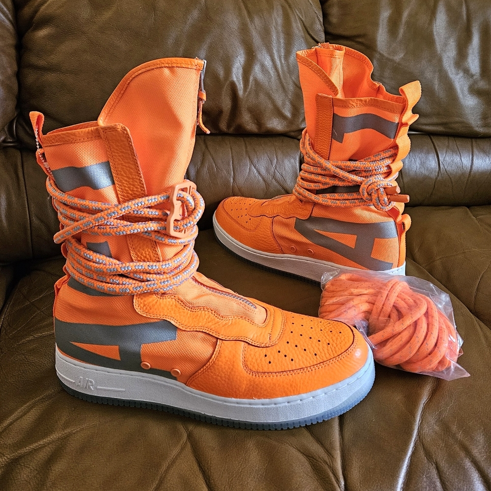 New Men's Nike Air Force 1 High SF Total Orange Size 12.5 (LIMITED EDITION)